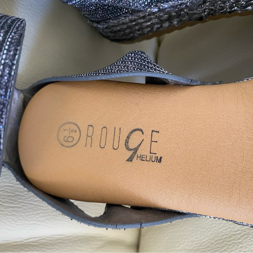 Rouge Helium Silver Gray Sandals with Textured Design - Picture 10 of 10